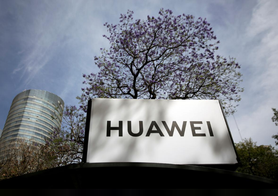 Двойной удар по Huawei