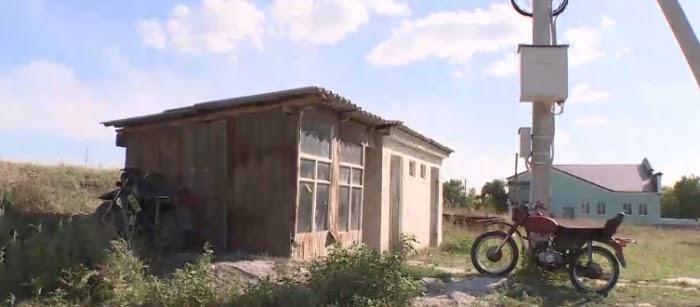 В Башкирии школьники вынуждены обучаться в автомобиле на трассе из-за проблем с интернетом В Башкирии школьники вынуждены обучаться в автомобиле на трассе из-за проблем с интернетом