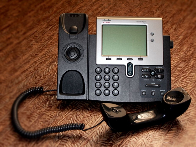 RIP PSTN: единоборство настольных аппаратов