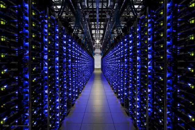 Управляется программно: the Facebook
