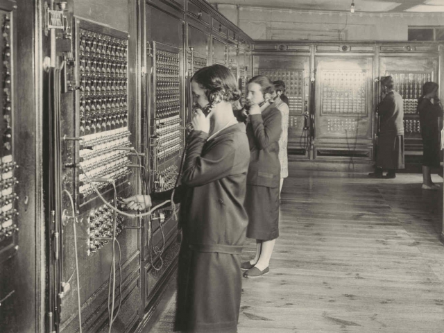 Таймлайн: Telefonica