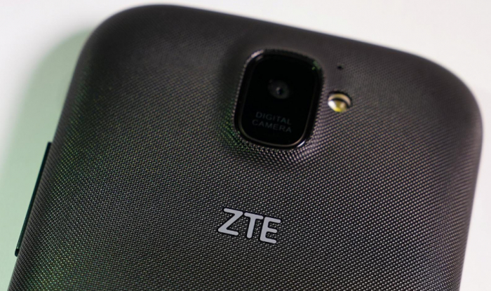Китайскую ZTE отлучили от американских технологий