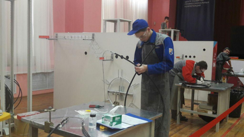 О том как проходят чемпионаты по монтажу кабельных систем среди студентов