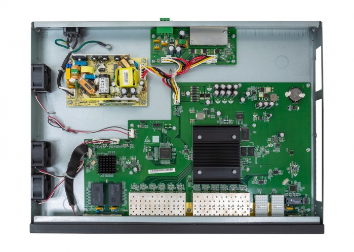 Обзор коммутаторов SNR-S2990X-24FQ и SNR-S300X-24FQ