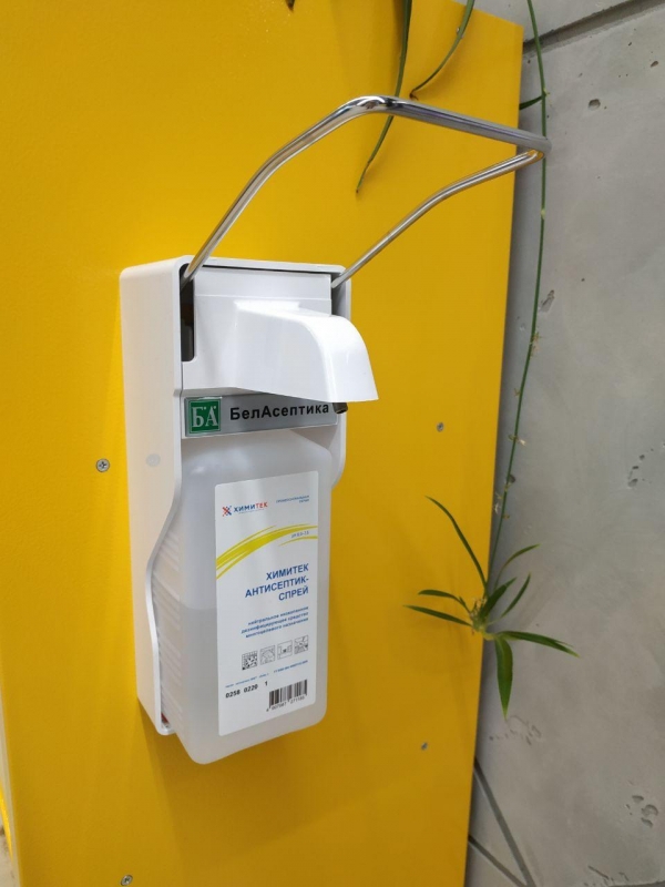 Операторы надевают маски