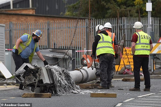 Противники 5G в Британии продолжают жечь вышки сотовой связи