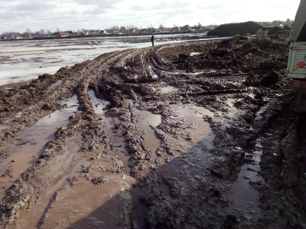 Очистка водоема и трассировка оптической кабельной линии