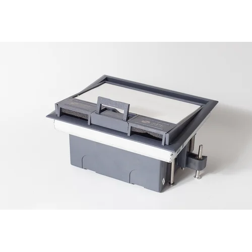 Люк на 4 поста (45х45),металл/ пластик, с пластиковой коробкой, IP40