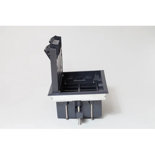 Люк на 4 поста (45х45),металл/ пластик, с пластиковой коробкой, IP40