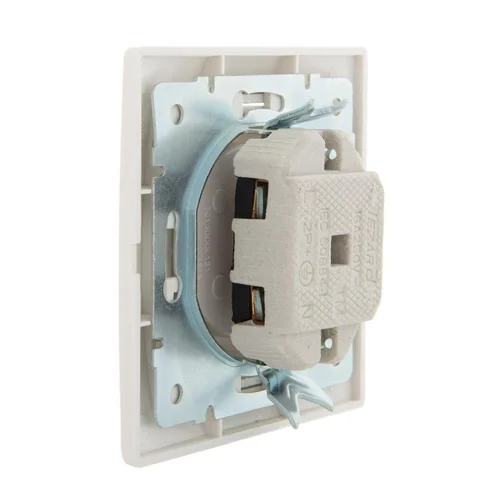 Розетка 1-м СП Mira 16А IP20 без заземл. со вставкой керамика жемчуж./бел. перламутр. LEZARD 701-303