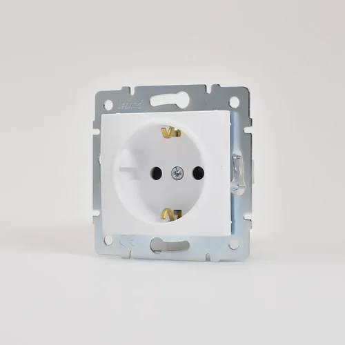 Розетка 1-м СП Karina с заземл. защ. шторки термопласт механизм бел. LEZARD 707-0288-124B Розетка 1-м СП Karina с заземл. защ. шторки термопласт механизм бел. LEZARD 707-0288-124B