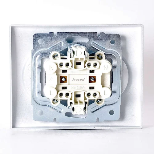 Розетка 2-м СП Karina 16А IP20 без заземл. термопласт матов. серебр. LEZARD 707-4300-128B Розетка 2-м СП Karina 16А IP20 без заземл. термопласт матов. серебр. LEZARD 707-4300-128B