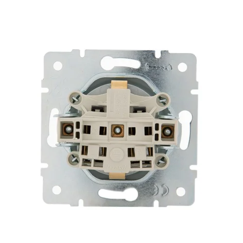 Розетка 1-м СП Karina с заземл. с крышкой термопласт механизм матов. серебр. LEZARD 707-4388-123B Розетка 1-м СП Karina с заземл. с крышкой термопласт механизм матов. серебр. LEZARD 707-4388-123B