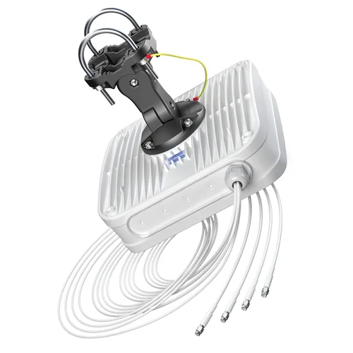 Секторная антенна QuPanel LTE MIMO 4x4, LTE, 5м кабель, SMA разъём Секторная антенна QuPanel LTE MIMO 4x4, LTE, 5м кабель, SMA разъём