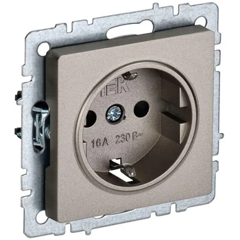 Розетка BRITE РС14-1-0-БрШ 16А с заземл. защ. шторки шампань IEK BR-R14-16-K37 Розетка BRITE РС14-1-0-БрШ 16А с заземл. защ. шторки шампань IEK BR-R14-16-K37