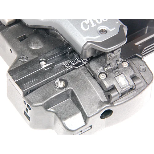 Скалыватель прецизионный Fujikura CT-08 с контейнером для сбора осколков волокна