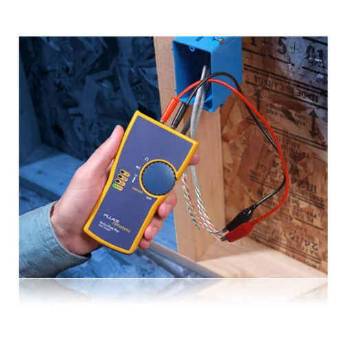 Цифровой тональный генератор с детектором Fluke IntelliTone 200 Toner и Probe Цифровой тональный генератор с детектором Fluke IntelliTone 200 Toner и Probe