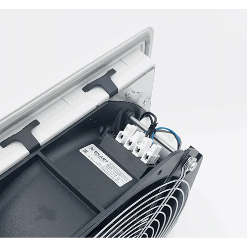 Фильтрующий вентилятор SILART, IP54 800 м3/ч 230 VAC Фильтрующий вентилятор SILART, IP54 800 м3/ч 230 VAC