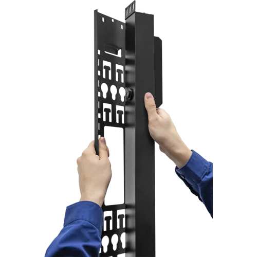 Блок розеток с функцией измерения серия BASIC, 24xC13, 6xC19, вход IEC60309 3x32A (3P+N+PE) Блок розеток с функцией измерения серия BASIC, 24xC13, 6xC19, вход IEC60309 3x32A (3P+N+PE)